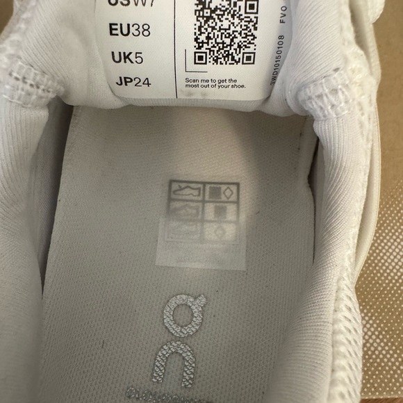 Brand New! On Running Cloudswift 3 AD size 7 - Picture 6 of 8